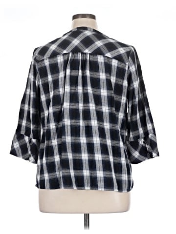 Skies Are Blue 3/4 Sleeve Button-Down Shirt (view 2)