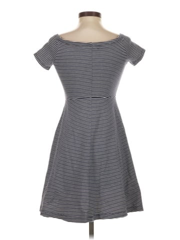 Old Navy Casual Dress (view 2)