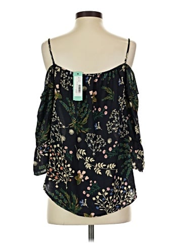 Hail3y:23 Sleeveless Blouse (view 2)