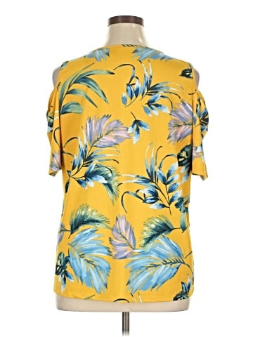 Cha Cha Vente Short Sleeve Blouse (view 2)