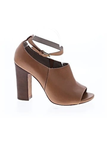 Pour La Victoire Heels (view 1)
