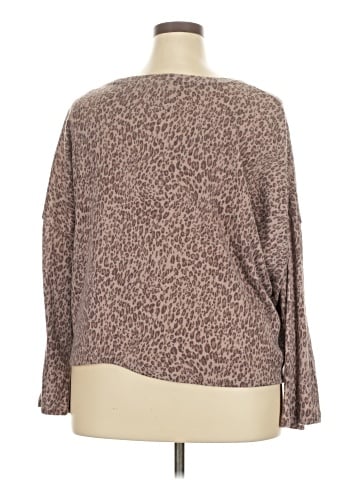Olive and Oak 3/4 Sleeve T-Shirt (view 2)