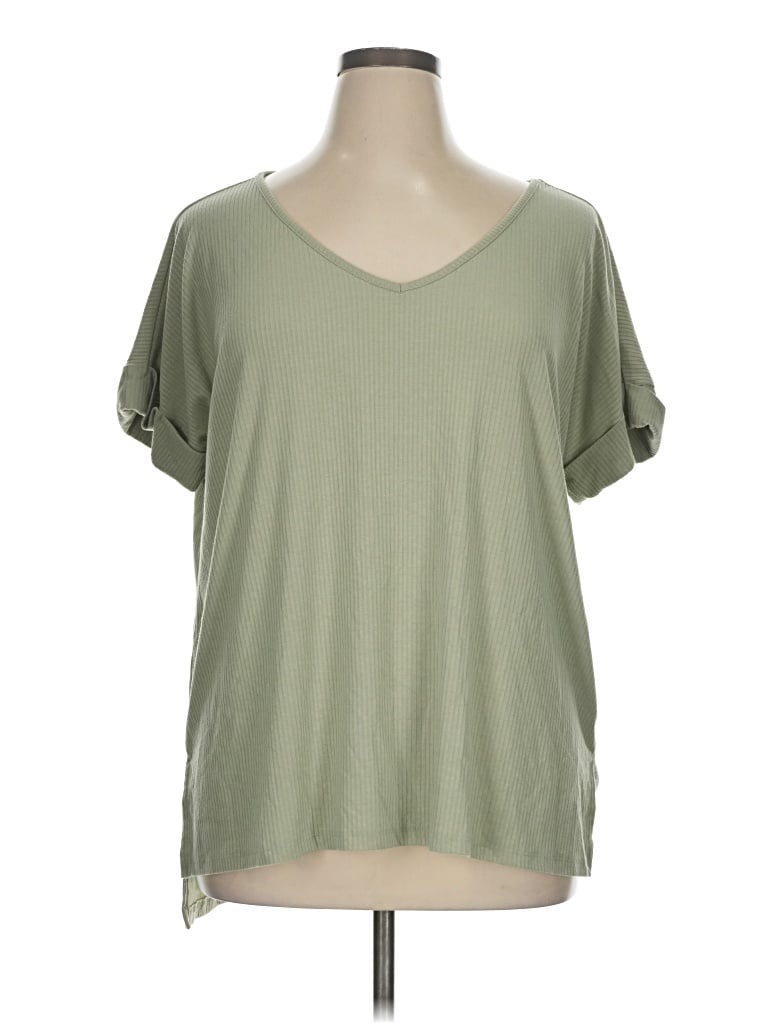 Pre-owned Zenana Short Sleeve T-shirt In Green