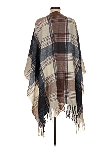 Coco + Carmen Poncho (view 2)