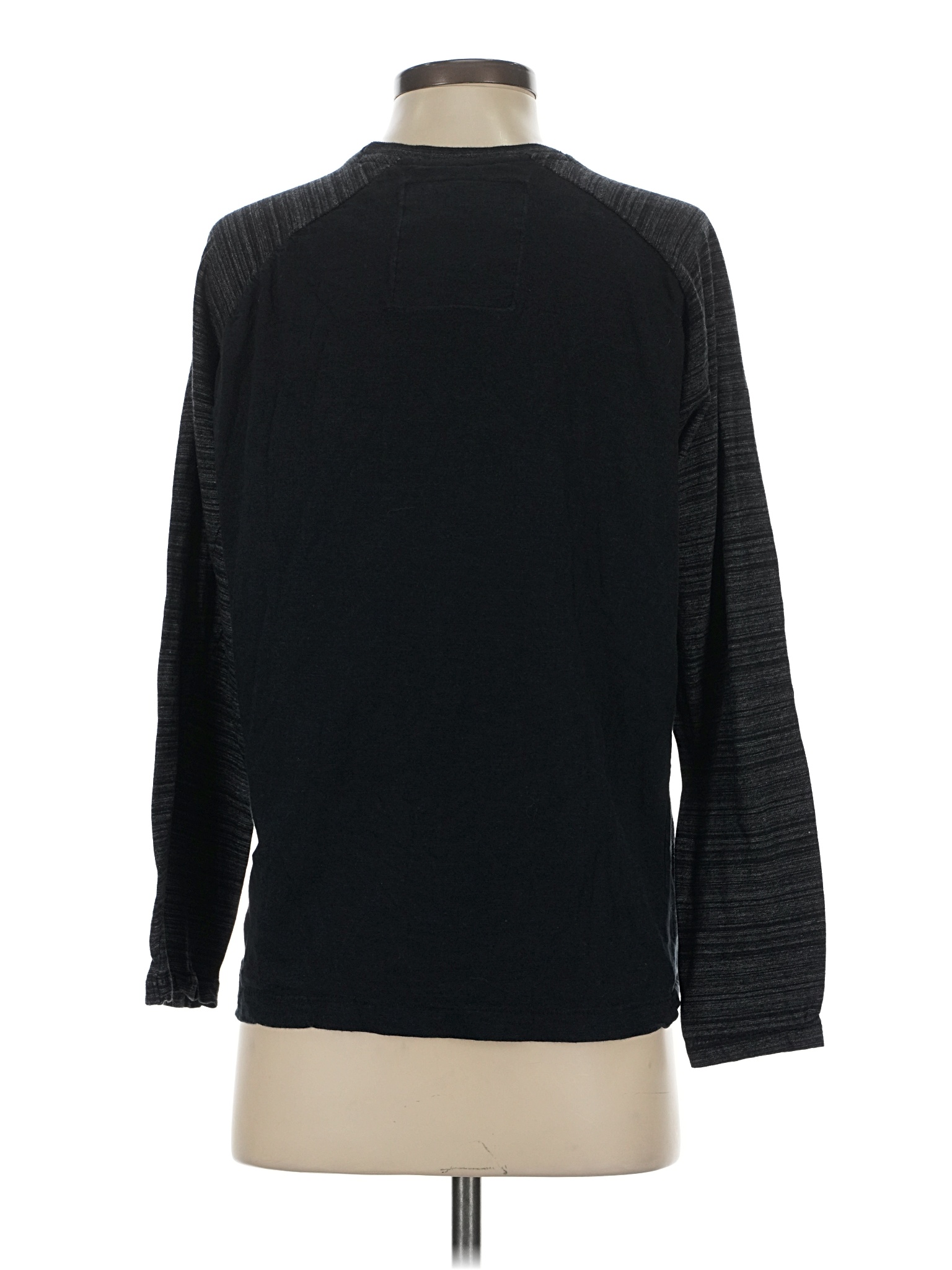 Broken Threads Women's Tops On Sale Up To 90% Off Retail | ThredUp