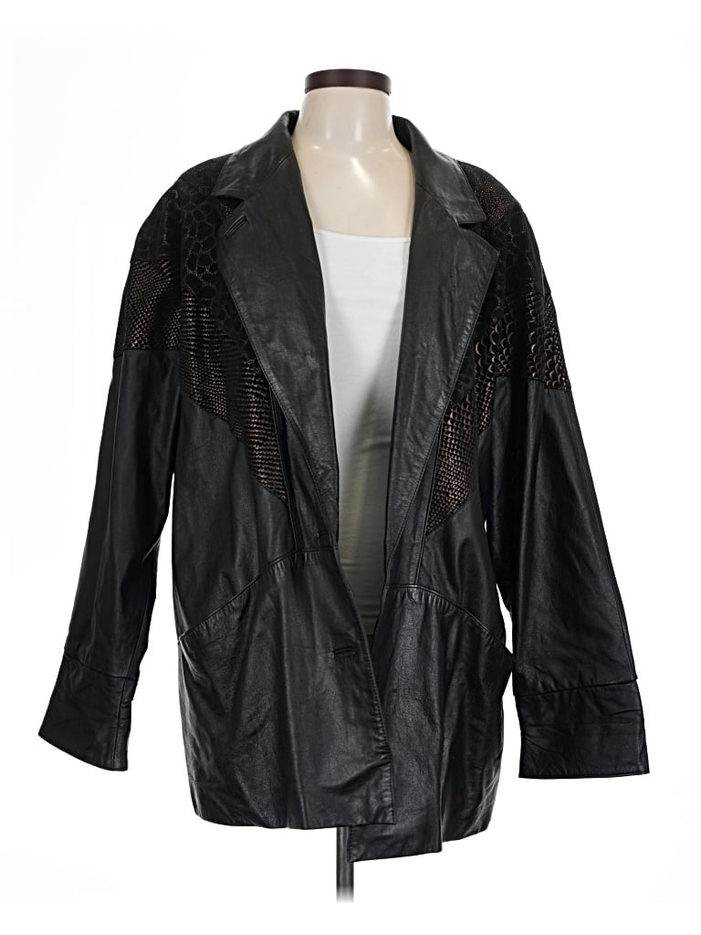 Pre-owned Venezia Raincoat In Black