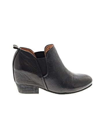 Naya Ankle Boots (view 1)