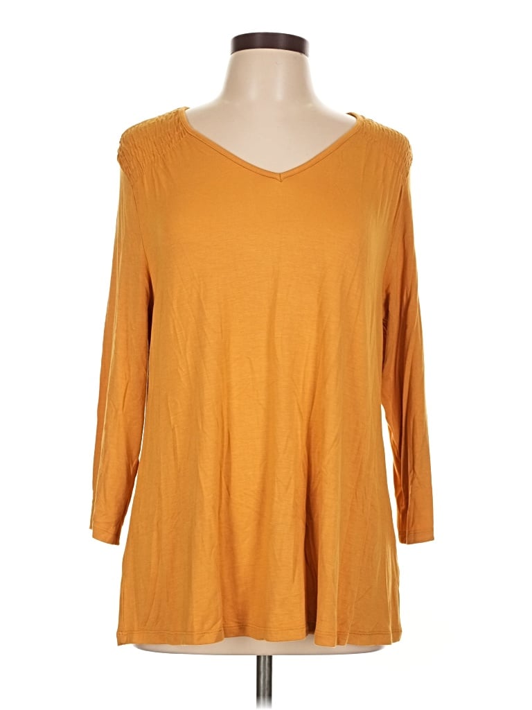 Pre-owned Retrology 3/4 Sleeve Top Gold Scoop Neck Tops