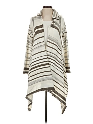 Goddis Poncho (view 1)
