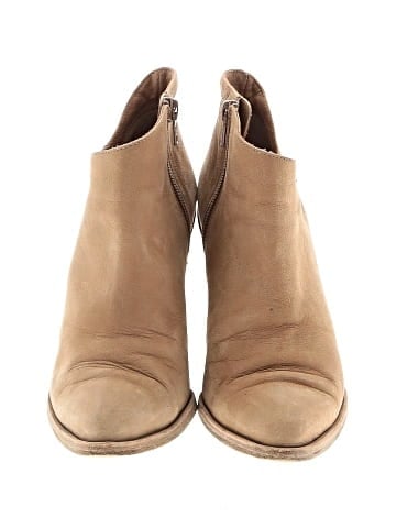 Vince. Ankle Boots (view 2)