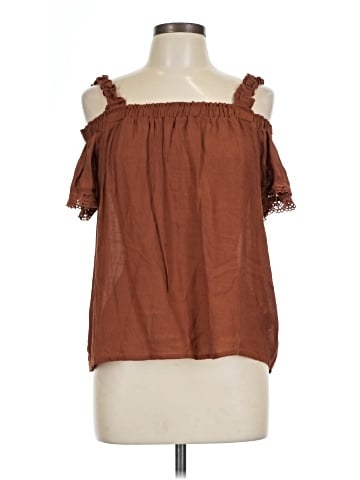B.wear Sleeveless Blouse (view 1)