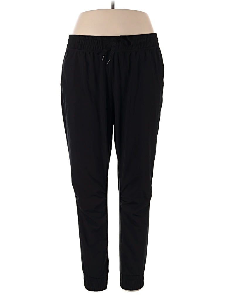 Pre-owned Fabletics Casual Pants In Black