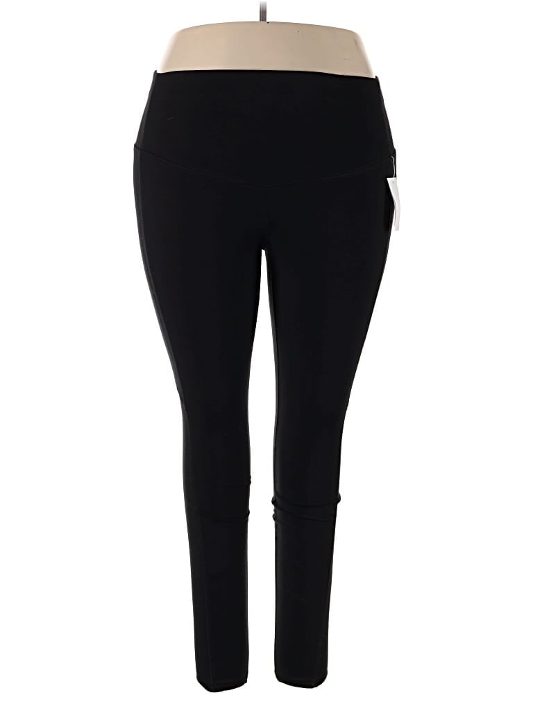 Pre-owned Livi Active Pants In Black