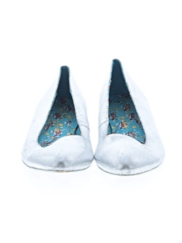 Unbranded Flats (view 2)