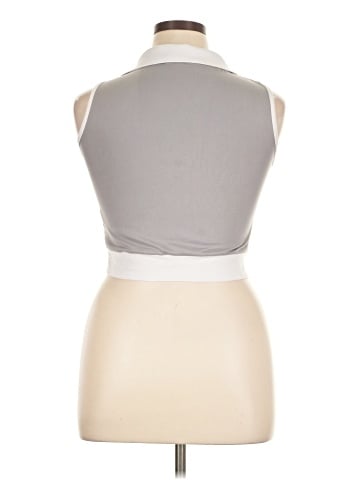 AQ-Sport Sleeveless Blouse (view 2)