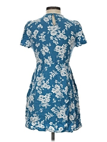 Old Navy Casual Dress (view 2)