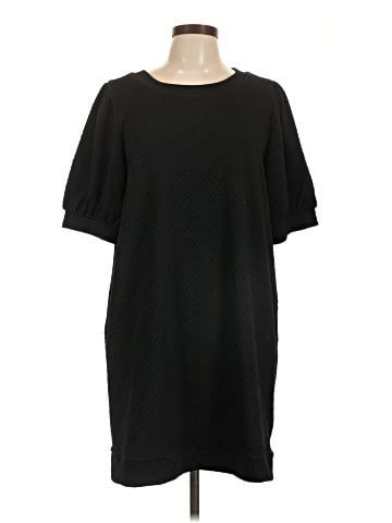 Betsey's Boutique Shop Casual Dress (view 1)