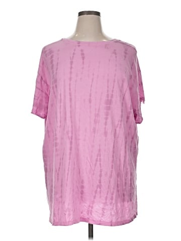 colsie Short Sleeve T-Shirt (view 1)