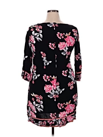 Billie & Blossom Casual Dress (view 2)