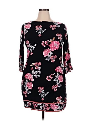 Billie & Blossom Casual Dress (view 1)