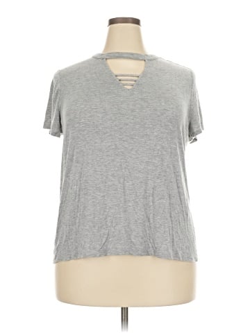 Jennifer Lopez Short Sleeve T-Shirt (view 1)