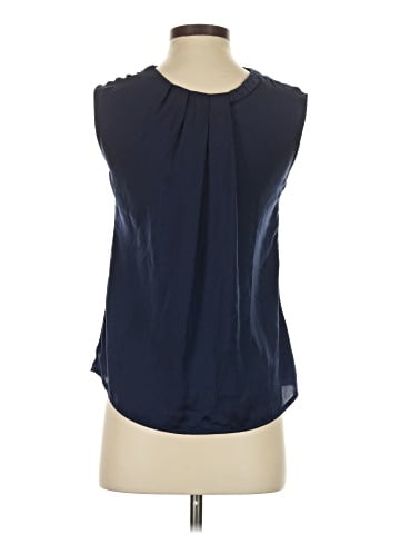 Zara Basic Sleeveless Button-Down Shirt (view 2)