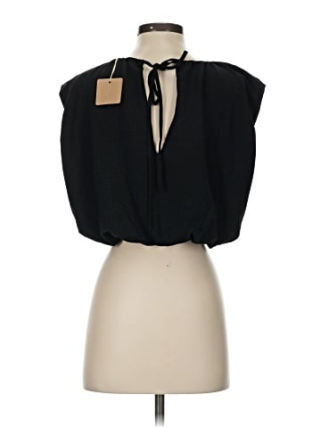 Blu Pepper Sleeveless Blouse (view 2)