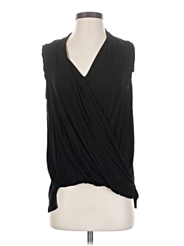 Akemi + Kin Sleeveless T-Shirt (view 1)