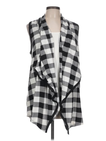 Betsey's Boutique Shop Sleeveless Button-Down Shirt (view 1)