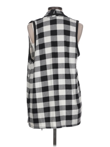 Betsey's Boutique Shop Sleeveless Button-Down Shirt (view 2)