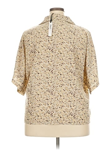 Coco + Carmen Short Sleeve Blouse (view 2)