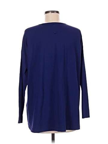Lululemon Athletica 3/4 Sleeve T-Shirt (view 2)