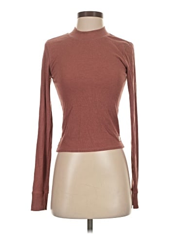 Vuori Long Sleeve Top (view 1)