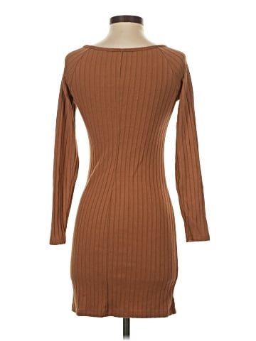 Old Navy Casual Dress (view 2)