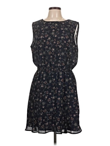 Cupcakes & Cashmere Casual Dress (view 1)