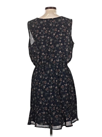 Cupcakes & Cashmere Casual Dress (view 2)