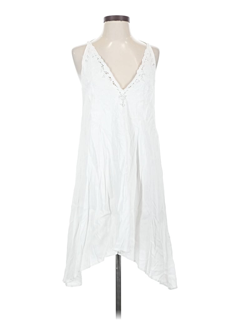 Pre-owned Astr Casual Dress In White