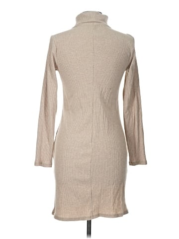 Old Navy Casual Dress (view 2)