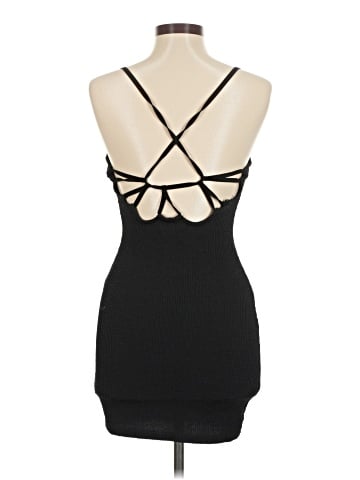 Urban Outfitters Casual Dress (view 2)