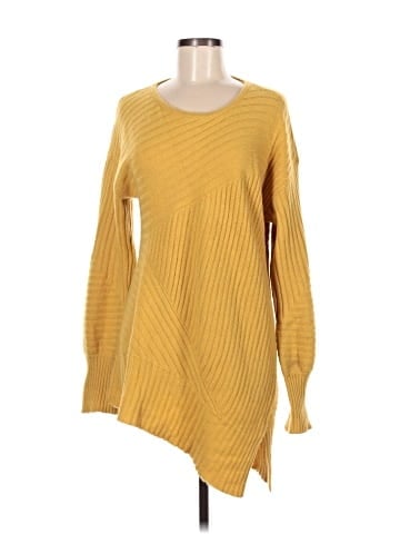 Neiman Marcus Cashmere Pullover Sweater (view 1)