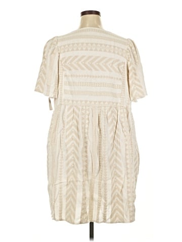 Old Navy Casual Dress (view 2)