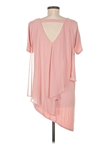 Lisa Rinna Short Sleeve T-Shirt (view 2)