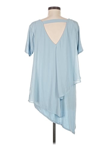 Lisa Rinna Short Sleeve T-Shirt (view 2)