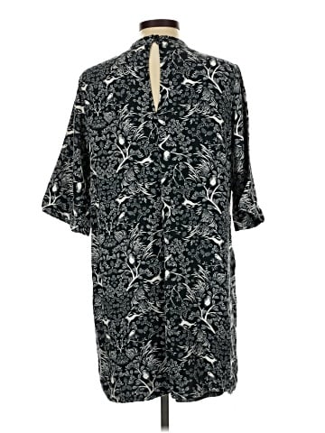 Old Navy Casual Dress (view 2)