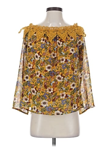 Essue 3/4 Sleeve Blouse (view 1)