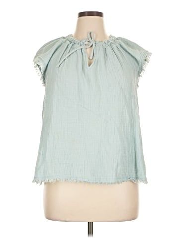 True Craft Sleeveless Blouse (view 1)
