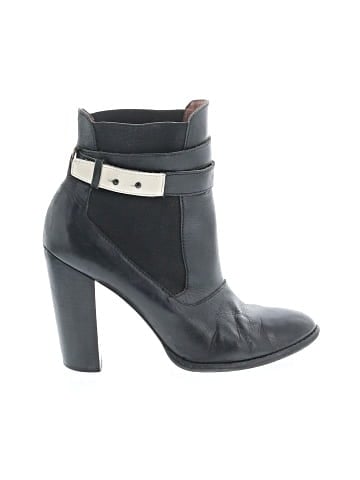 Elizabeth and James Boots (view 1)