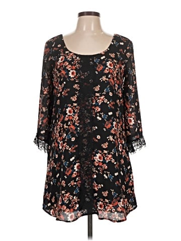 Socialite 3/4 Sleeve Blouse (view 1)