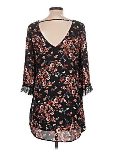 Socialite 3/4 Sleeve Blouse (view 2)