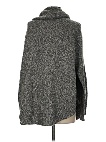 Leo & Nicole Poncho (view 2)
